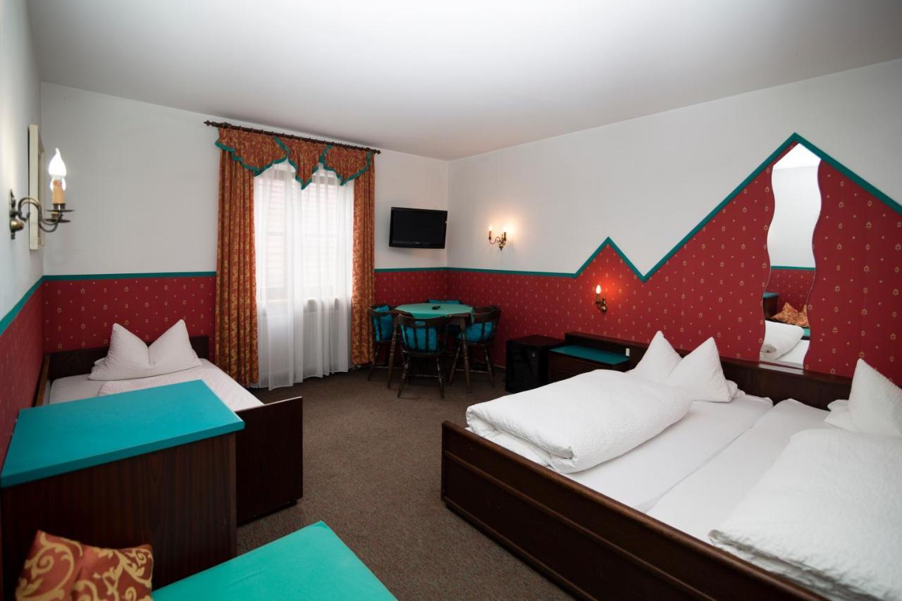 Hotel-Gasthof Zur Post Velburg Exteriér fotografie