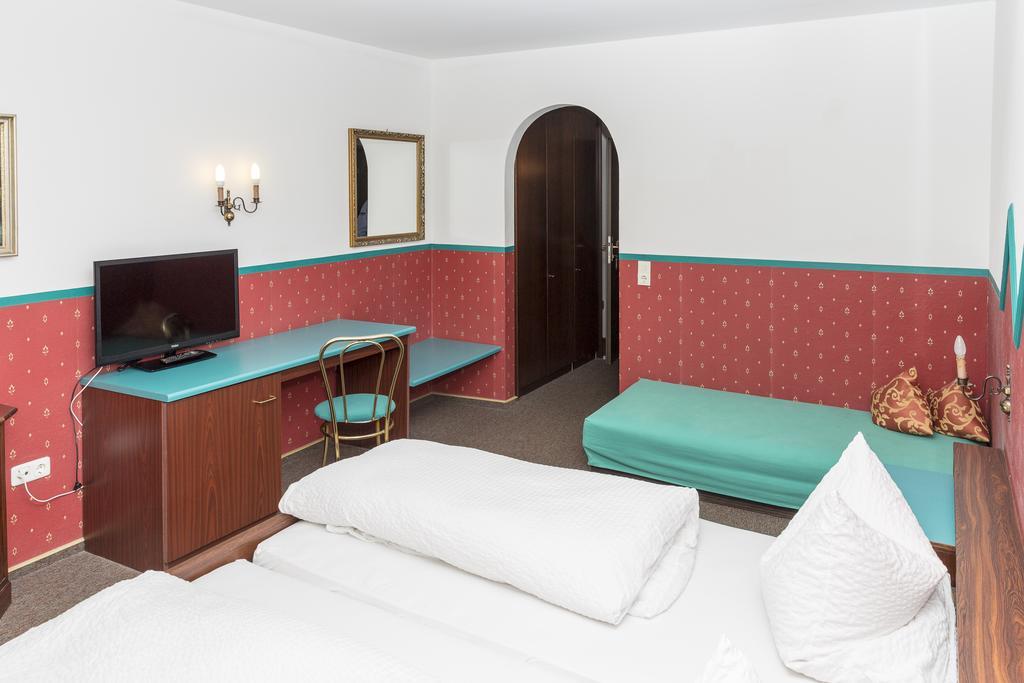 Hotel-Gasthof Zur Post Velburg Exteriér fotografie