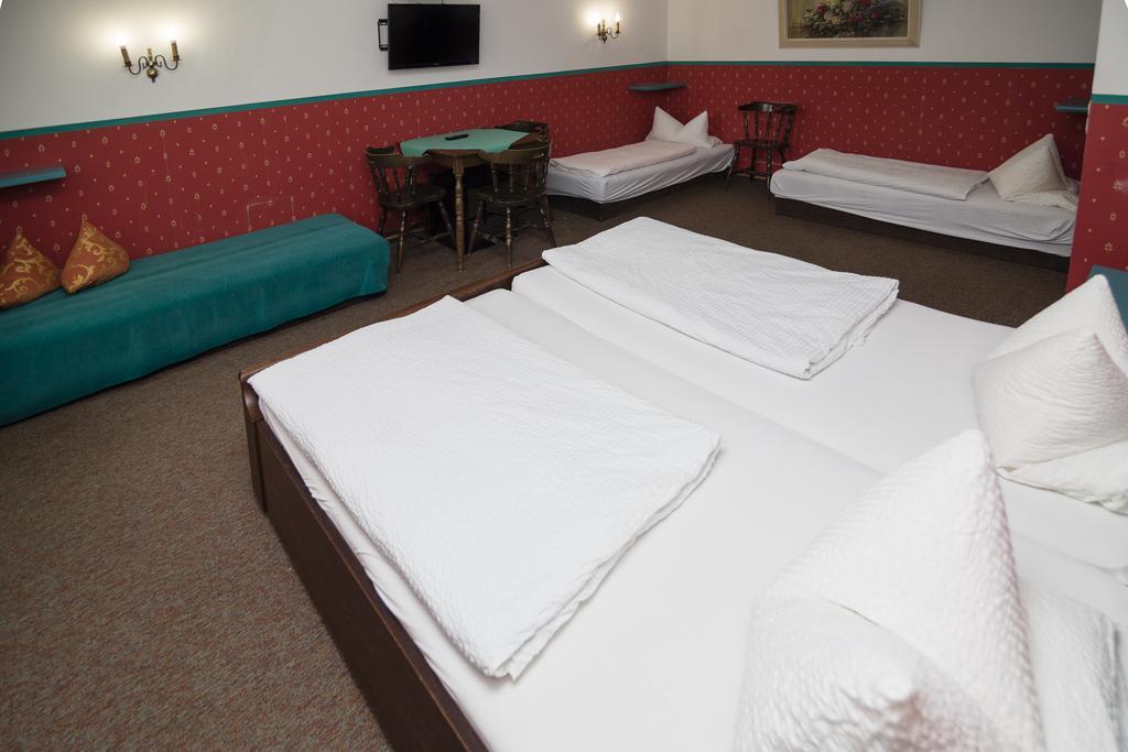 Hotel-Gasthof Zur Post Velburg Pokoj fotografie